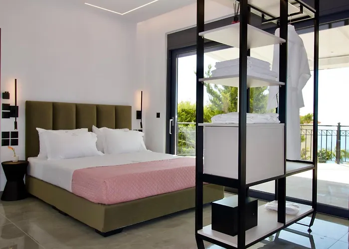 Pnoe Luxury *