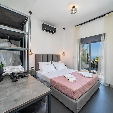 Pnoe Luxury Apartmán *