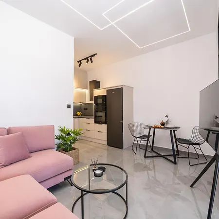 Pnoe Luxury * Lurdáta
