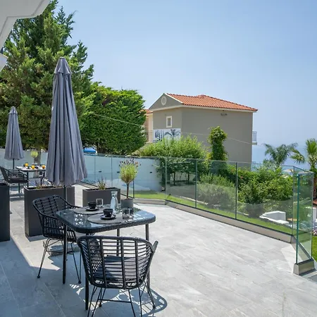 Pnoe Luxury * لورداهاتا