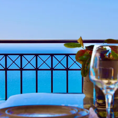 Pnoe Luxury * لورداهاتا
