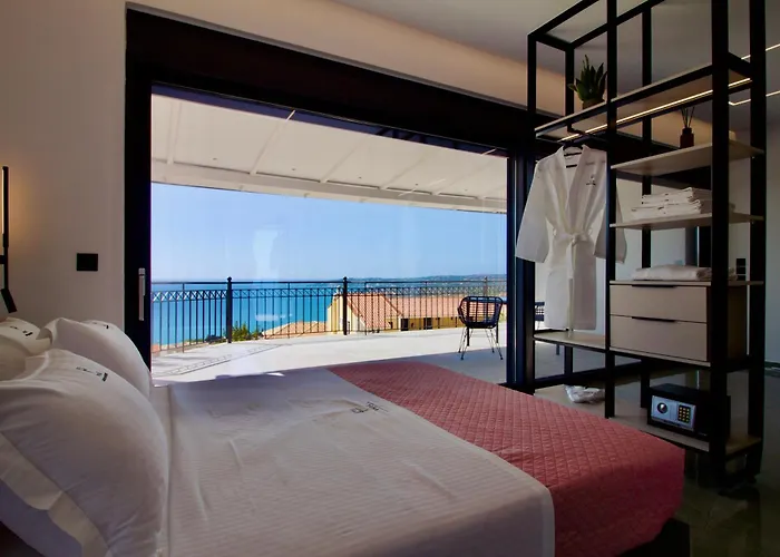 Pnoe Luxury Lourdata (Kefalonia)